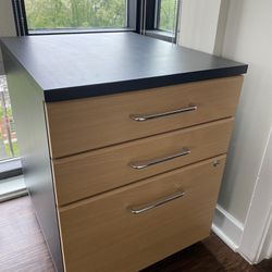 Three Drawer Unit with Coasters