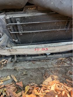 2010 Audi Q5 radiator support / AC condenser / radiator complete $350
