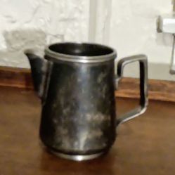 Vintage Oneida Silver Plate Creamer. 5", Good Condition.