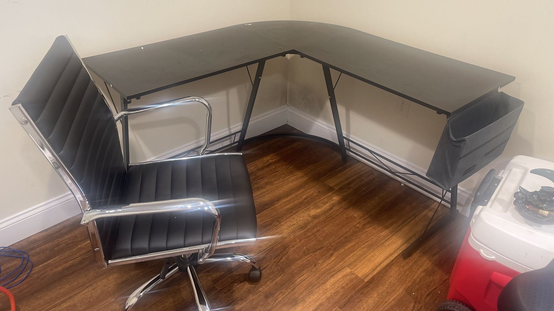 Desk & Chair