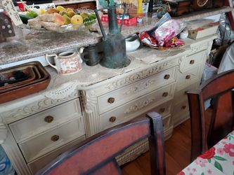 Make an offer not free Dresser/credenza