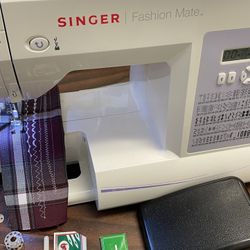 Singer Fashion Mate 5500 Sewing Machine