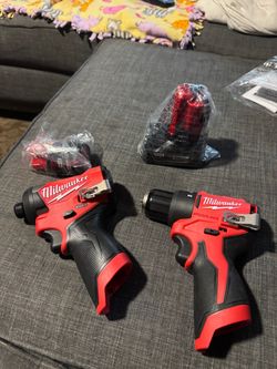 Milwakee impact and drill new no box