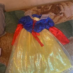 Cute Snow White Costume Size 3t Only Pick Up