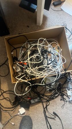 Cables miscellaneous for computers phones and bidet