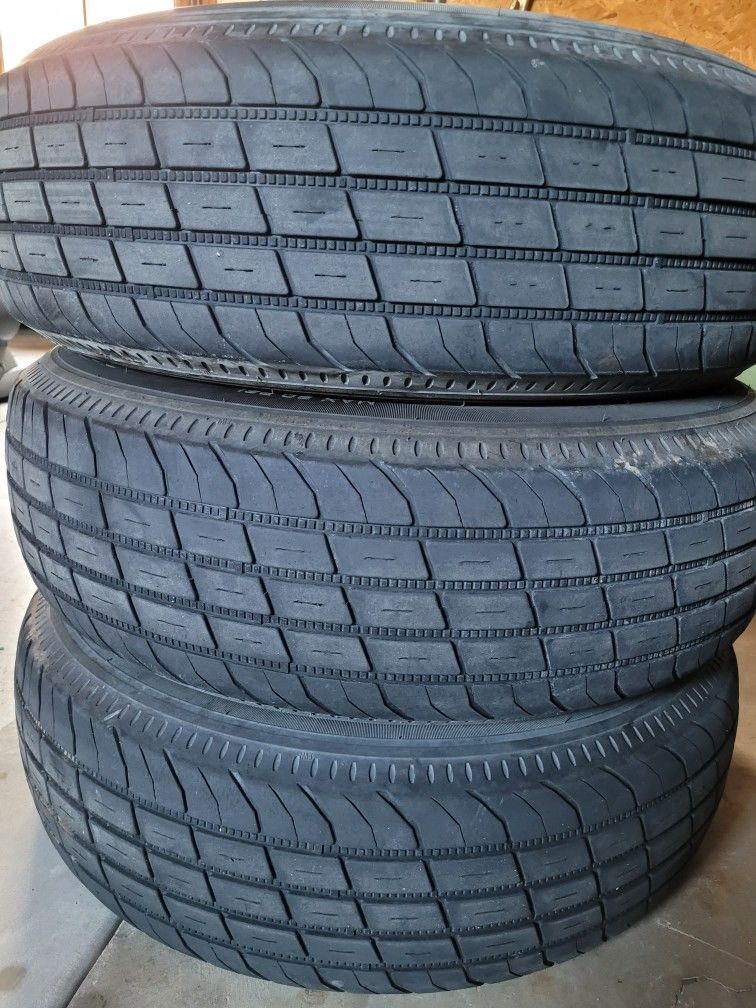 HARTLAND ST RADIAL
ST225 /75 R15 Trailer Tires