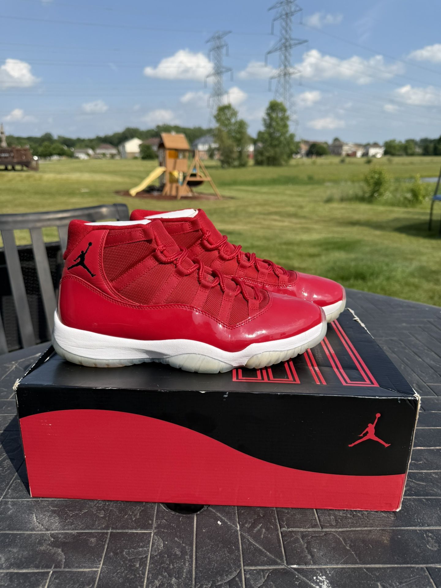 Jordan Retro 11 “Gym Red”