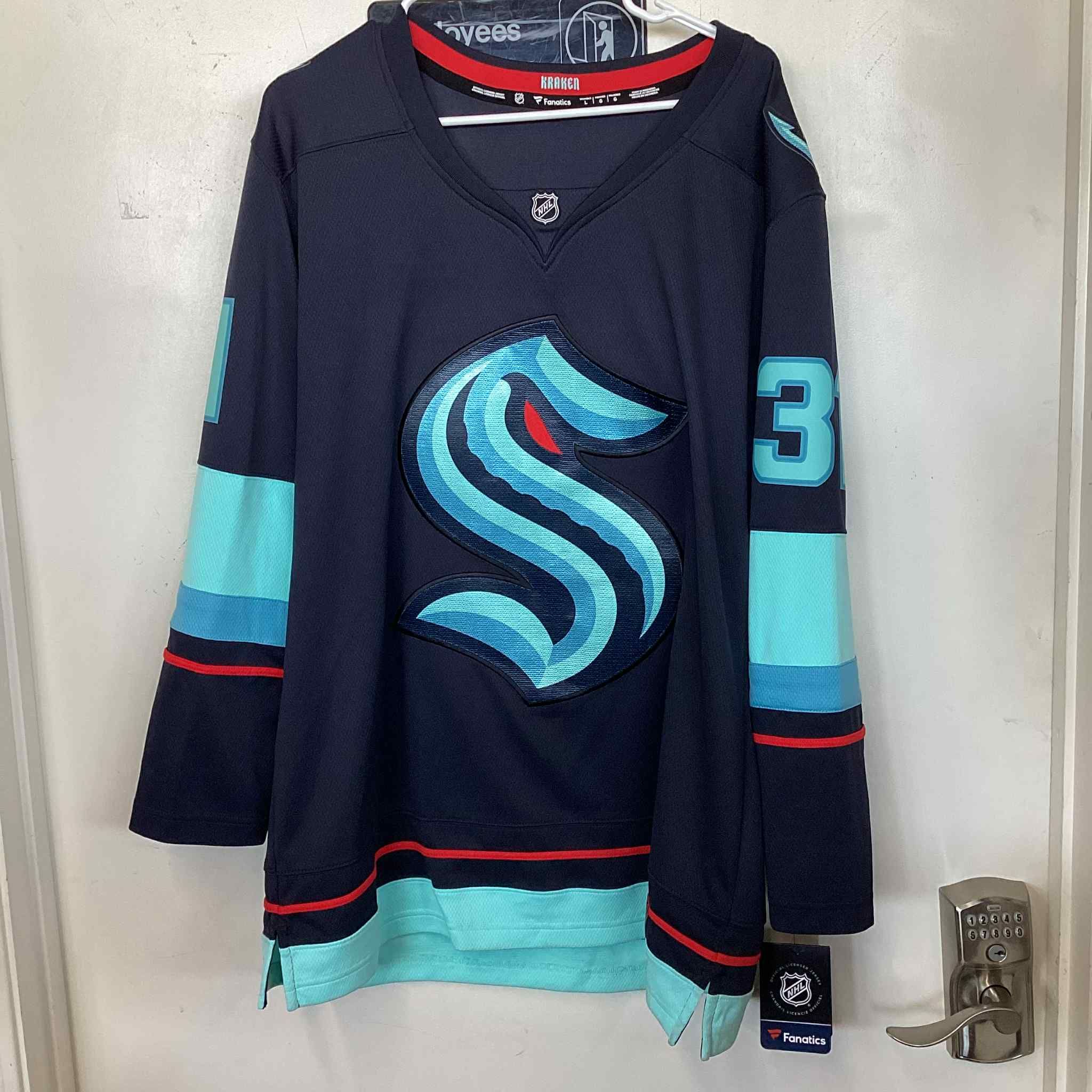 *NWT* Seattle Kraken Fanatics Grubauer#31 Size: Large