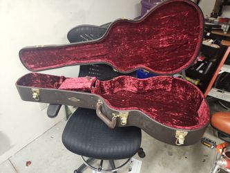 Taylor Deluxe Hardshell Grand Auditorium Case