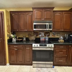Free Kitchen Cabinets 