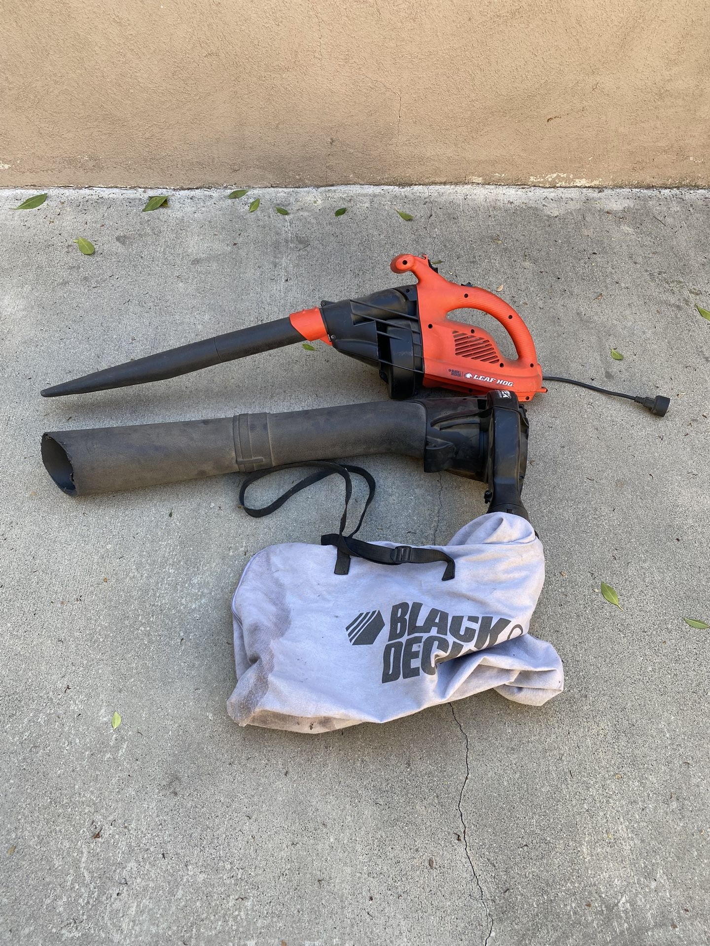 Black & Decker Leaf Hog Blower and Vacuum