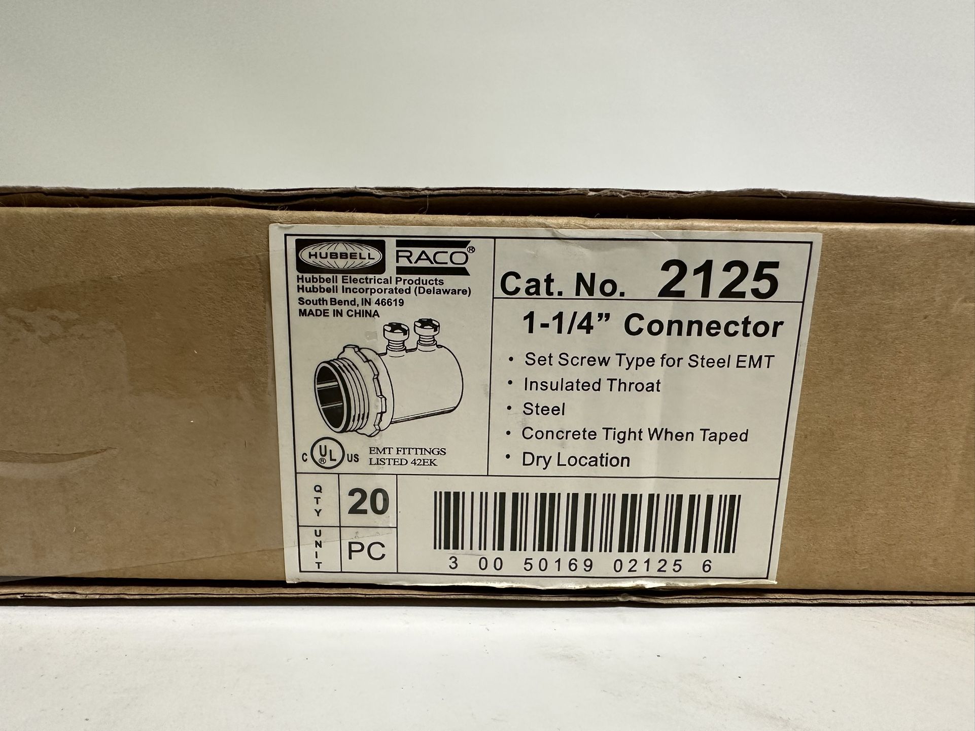 20 PK Raco (2125) 1-1/4" Steel Insulated Set-Screw EMT Connector, Concrete Tight