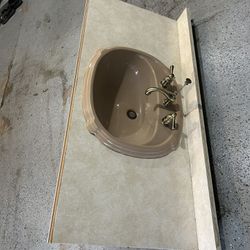 $40 - 48” Vanity Top With Sink And Taps
