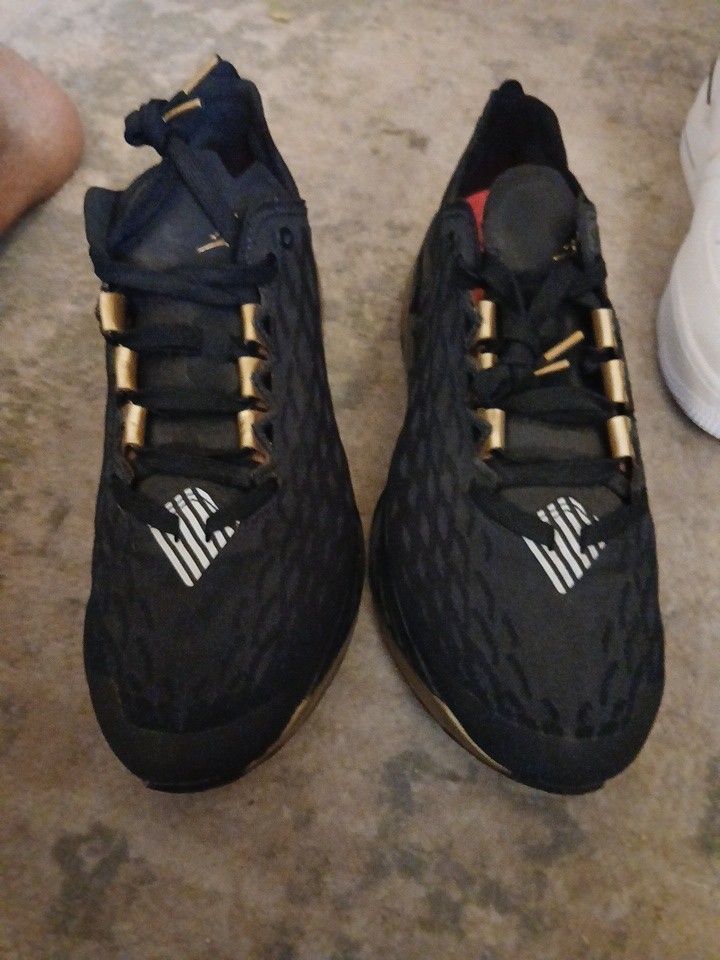 9 NEW PAIRS MEN'S NIKE SHOES