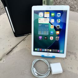 Apple iPad 6th 32GB WI-Fi + Cellular