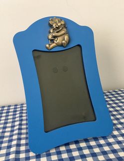 WINNIE and PIGLET raised metal figure 4 x 6 frame