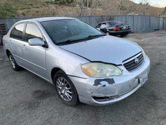 Lo Estoy Vendiendo En Partes Este Carro Déjame Saber Que Partes Ocupas Todas Las Partes Baratitas 