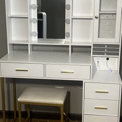 Vanity Table With Stool And Mirror