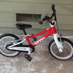 Woom 2 kids 14 inch light weight bicycle in great shape
