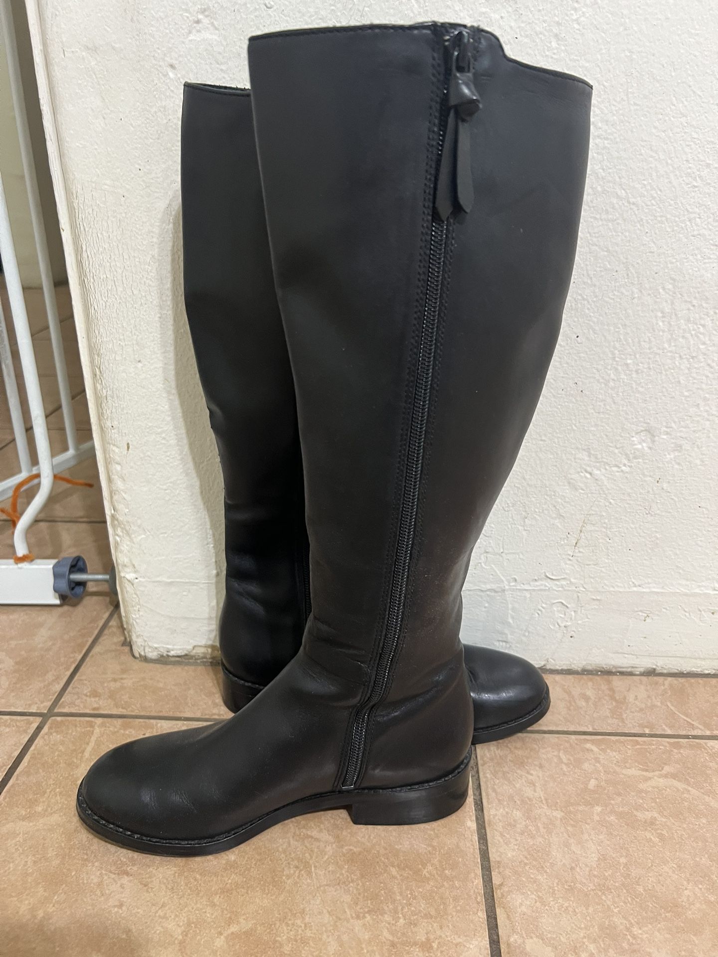 Women’s Cole Hahn Black Leather Boots SZ5B