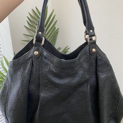 Gucci Signature Authentic Black Leather Tote Bag $400