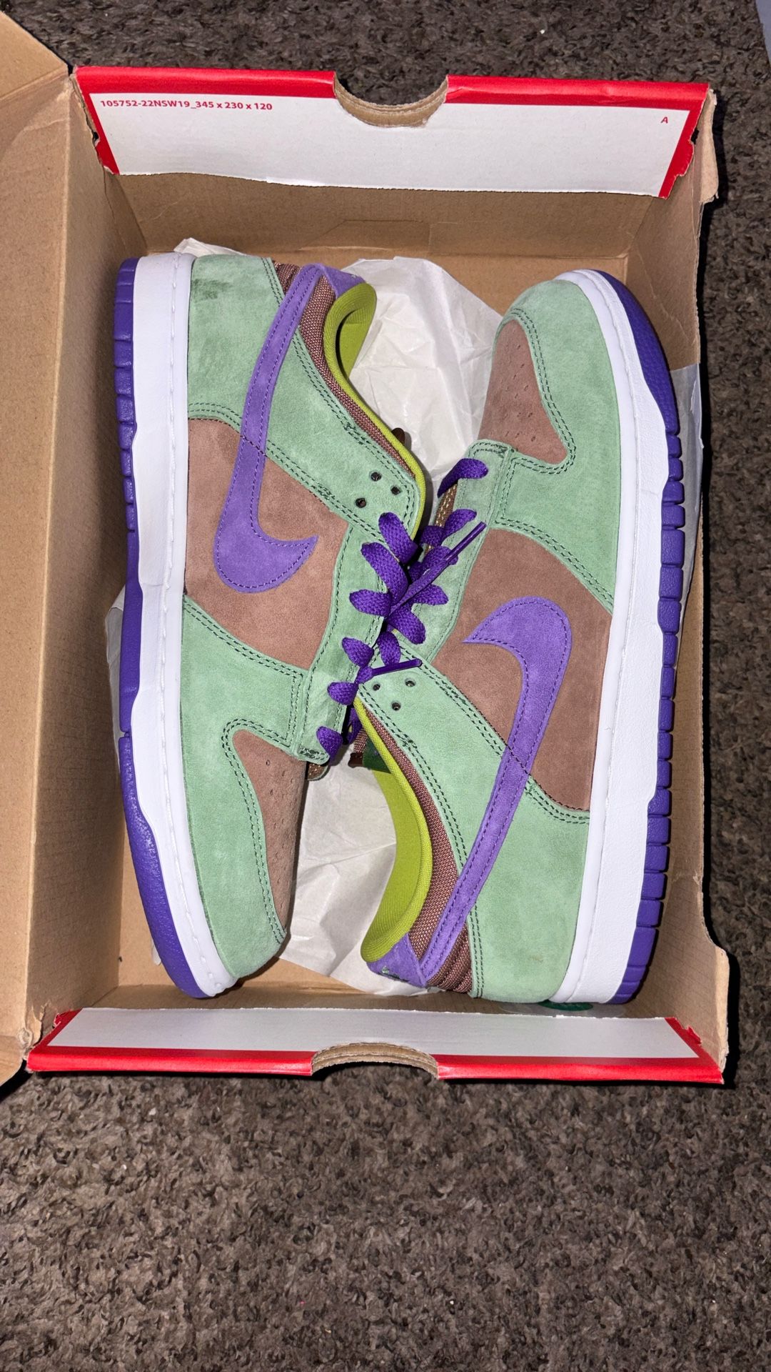 Nike dunks veers box included