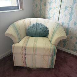 Vintage Pastel Seashell Accent Chair – Rare 80s Design!