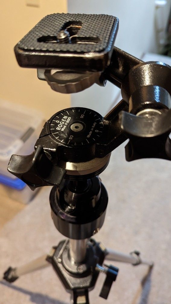 Vintage Bogen Manfrotto 3020 Professional Camera Tripod 3025 Head for