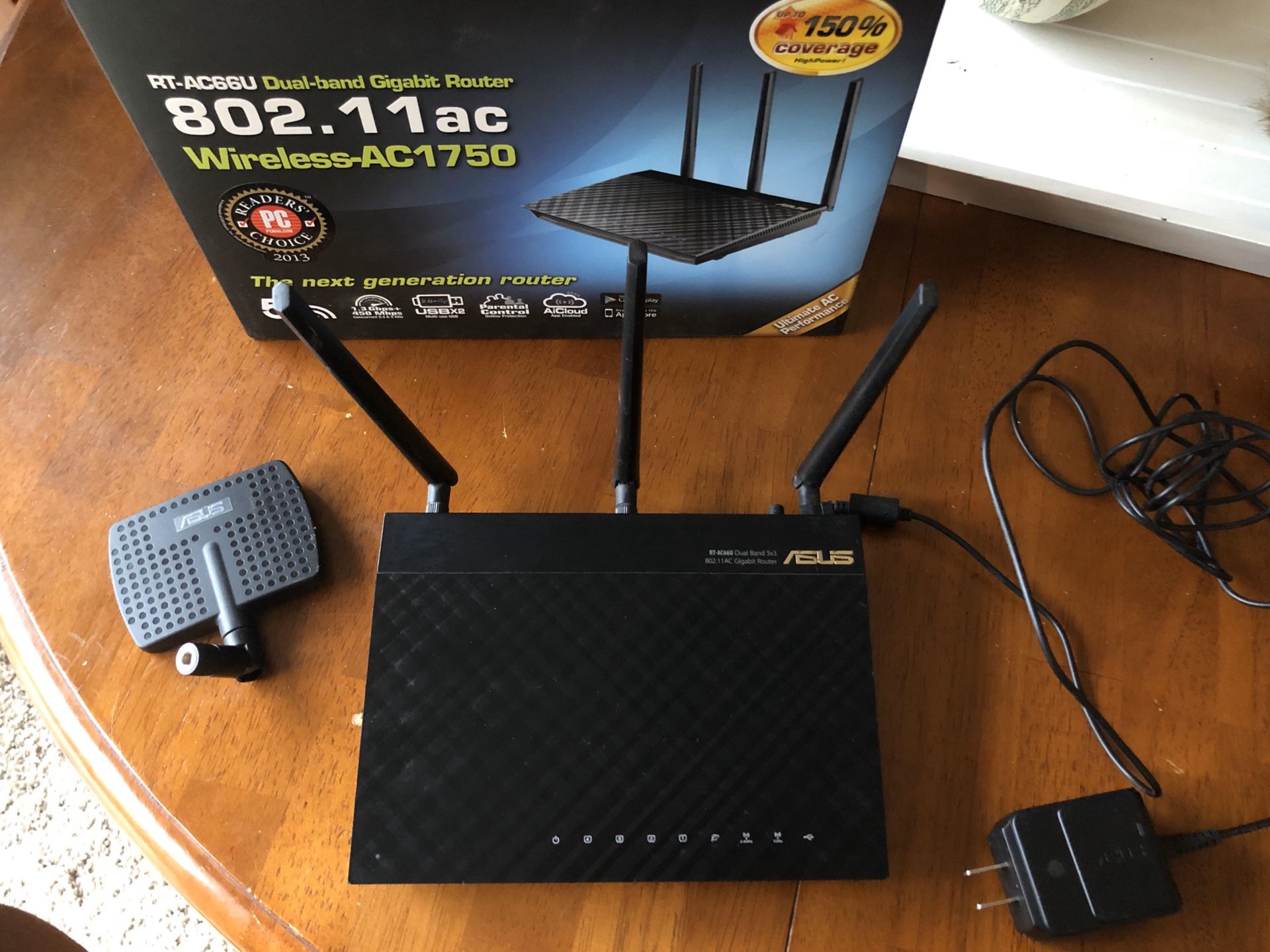 Asus dual band WiFi router RT-AC66U