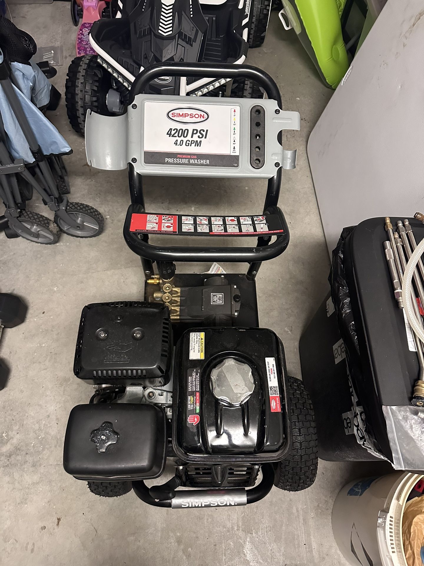 Simpson PS4240 PowerShot Gas Pressure Washer Powered by Honda GX390, 4200 PSI