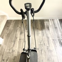Stepper With Handle Bar