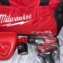 12 bolts drill fuel, including charger, battery carrier bag brand new