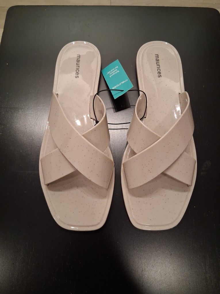Womens Slippers (Size 10 / Womens)