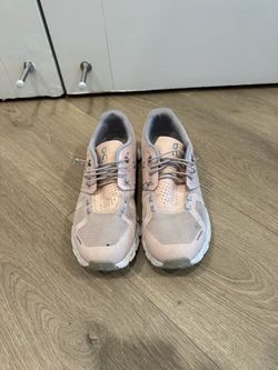On Women’s Cloud 9 sneakers