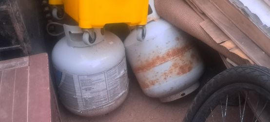 ($20)! Propane Tanks. Empty