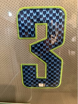 Seattle Seahawks Russell Wilson #3 Jersey – Professionally Framed Display