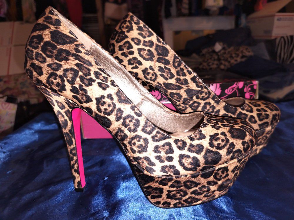 NWT And Box Qupid 6" Leopard Print Cone Heels  Size 10 