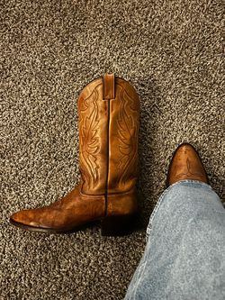 Boots size 10 fits a size 9.5