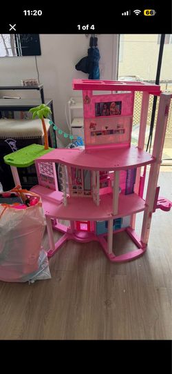 Barbie DreamHouse