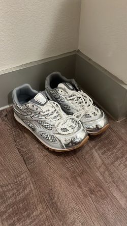 bottega Venetta size 11
