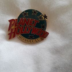 PLANET HOLLYWOOD HONOLULU BROOCH 