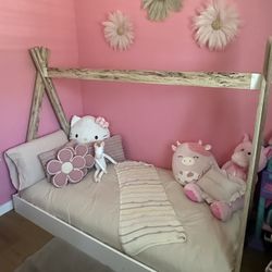Twin Canopy Bed 