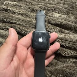 Apple Watch Series 5 Aluminum 44mm
