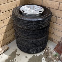 Jeep Rims 17 “ With Tires 245/75R17