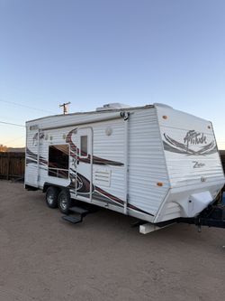 2008 attitude toy hauler