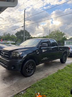 Toyota tundra 2011