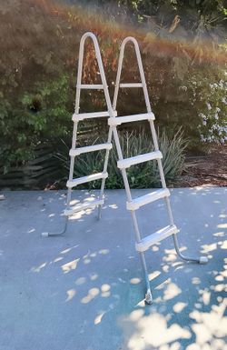Pool Ladder 5' Tall