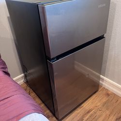 Vissani Mini Fridge (w/freezer) - Stainless Steel