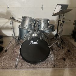 Pearl Roadshow Great Condition Drum Set