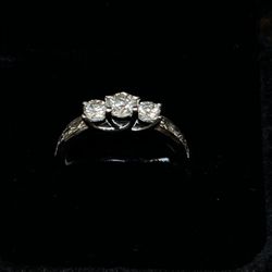 Women’s 10kt Ring 1ct Diamond 